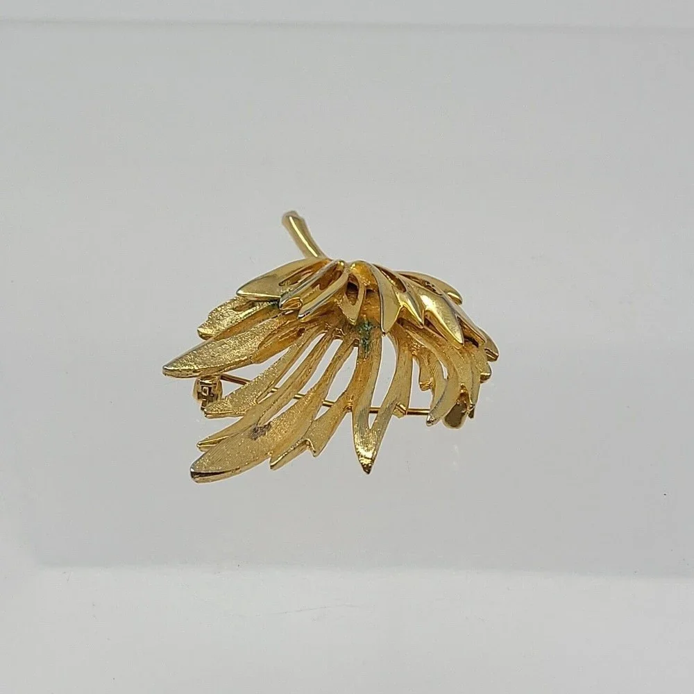 Vintage Gold Leaf Brooch Pin Autumn Jewelry 2.5
